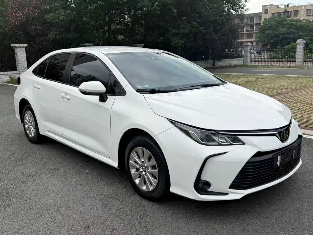 Toyota Corolla 2021 — фото 3