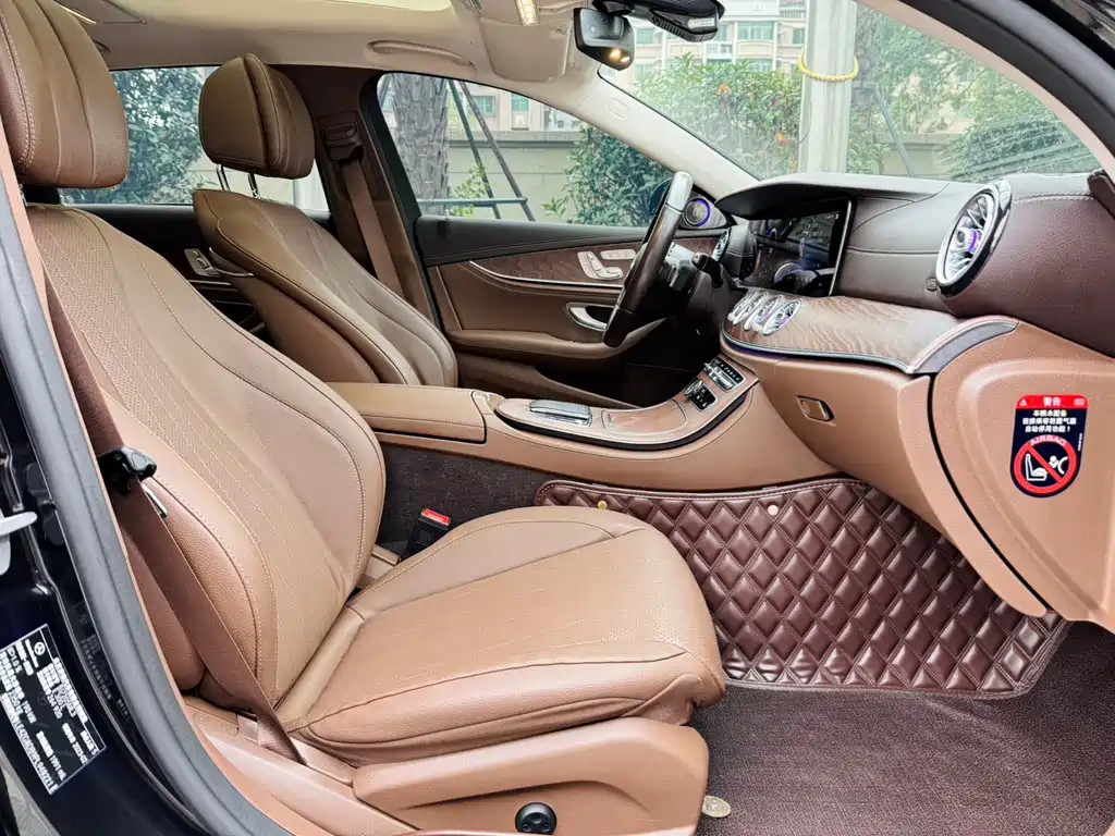 Mercedes-Benz E-Class 2023 — фото 17