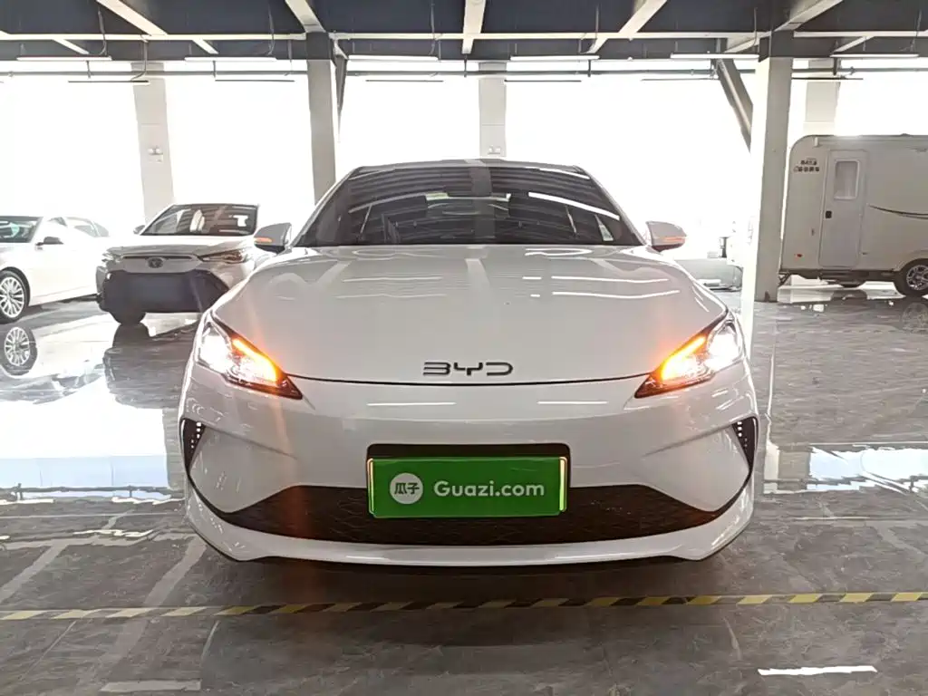 BYD Seal 05 DM-i 2026 — фото 3