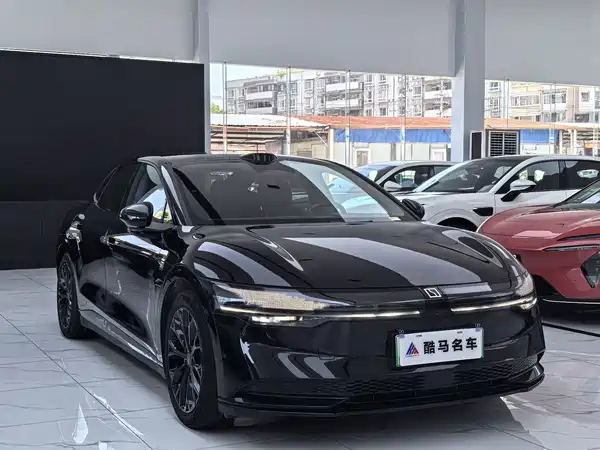 Zeekr 007 2024
