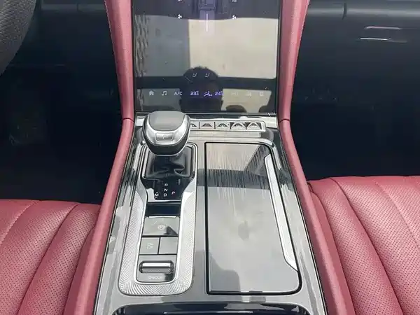 Hongqi H5 2023