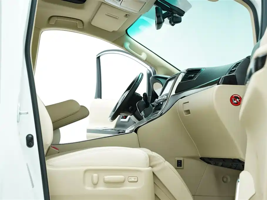 Toyota Alphard 2014 — фото 30