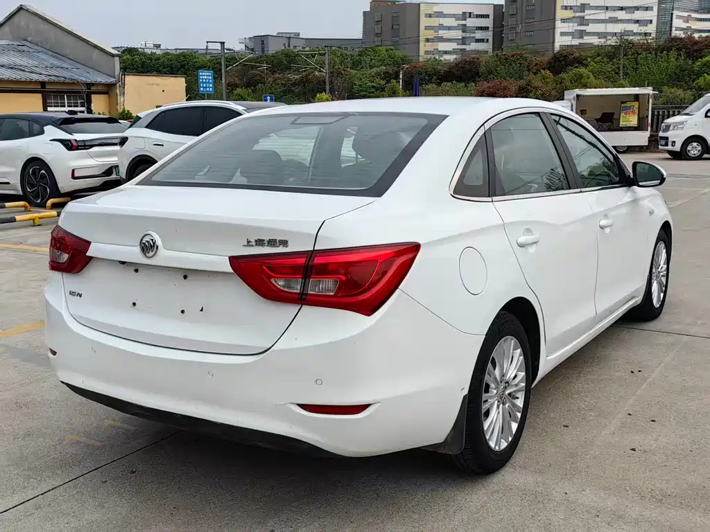Buick Excelle 2016 — фото 10