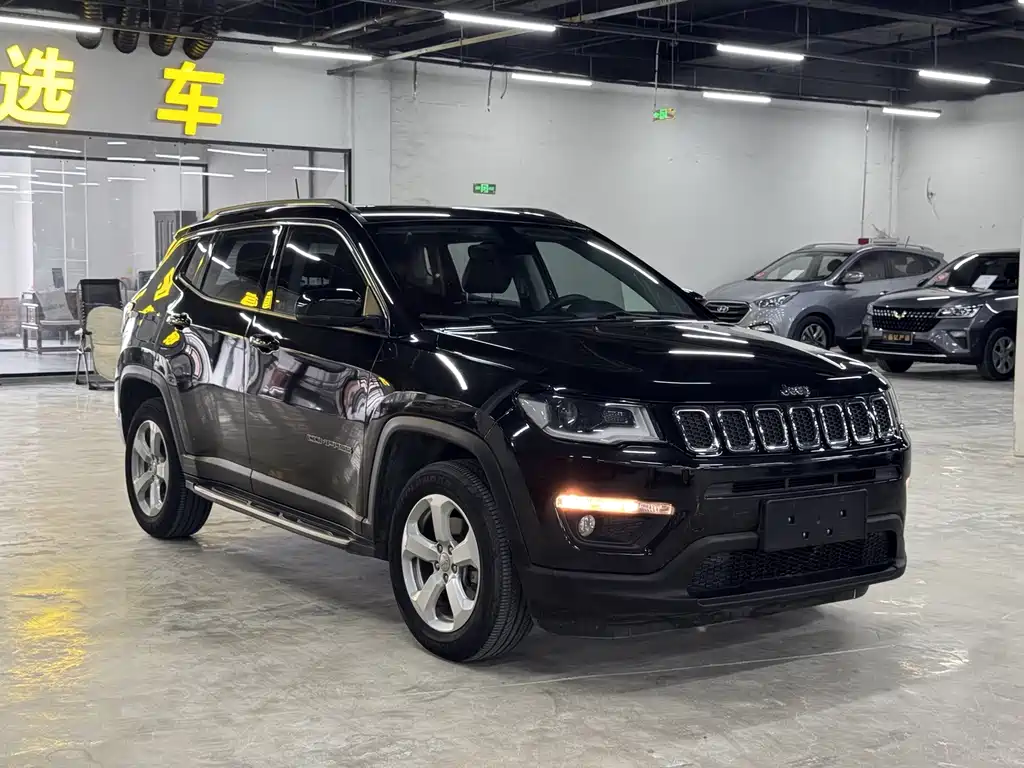 Jeep Compass 2017 — фото 3
