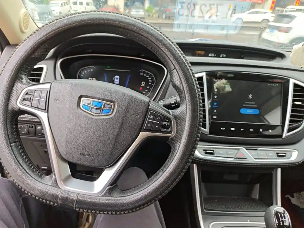 Geely Vision X6 2018 — фото 10
