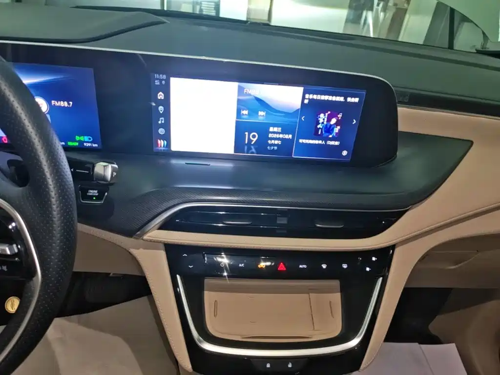 Buick GL8 New Energy 2025 — фото 13