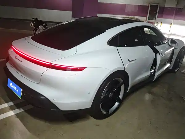 Porsche Taycan 2020