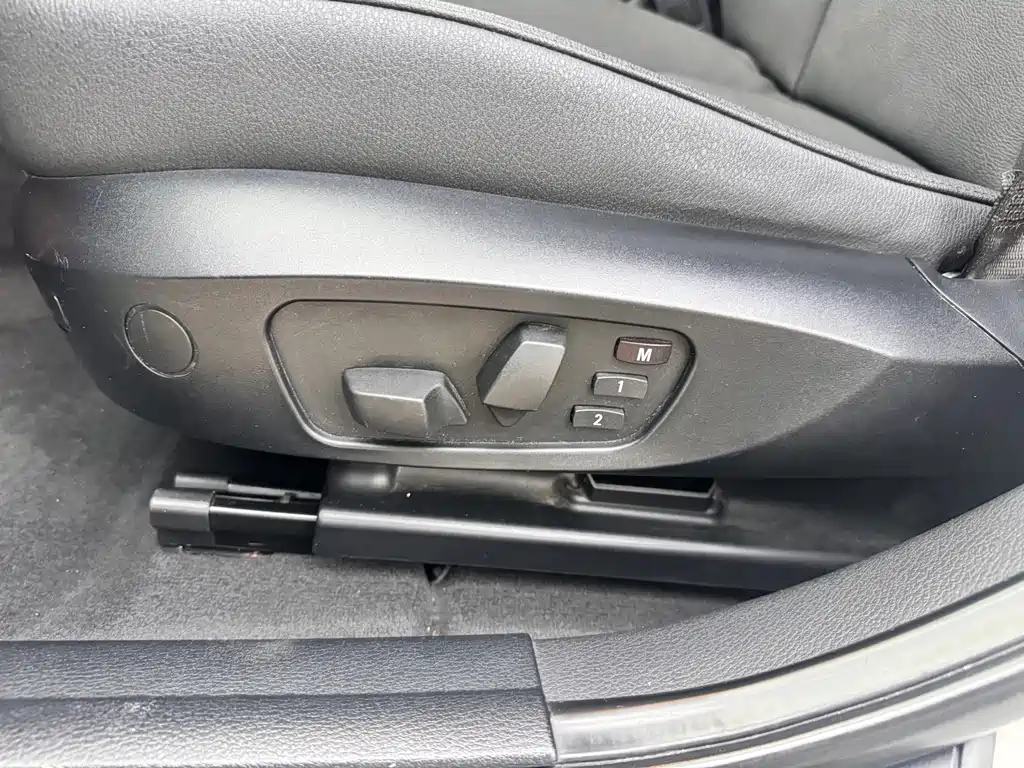 BMW X1 2013 — фото 10