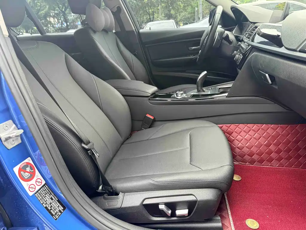 BMW 3 Series 2017 — фото 14