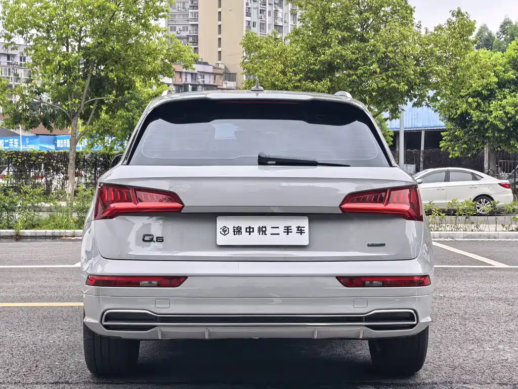 Audi Q5L 2018 — фото 9