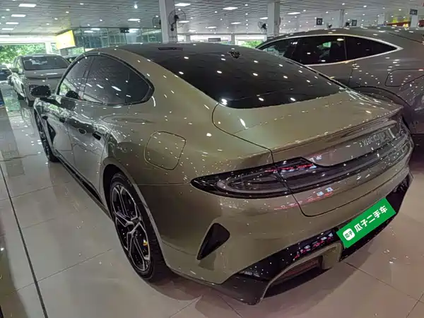 Xiaomi SU7 2025