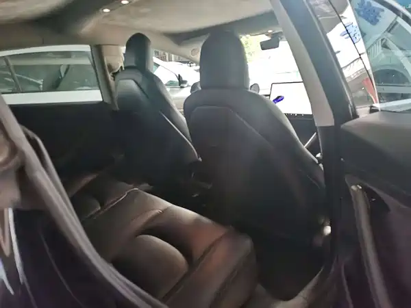 Tesla Model 3 2020