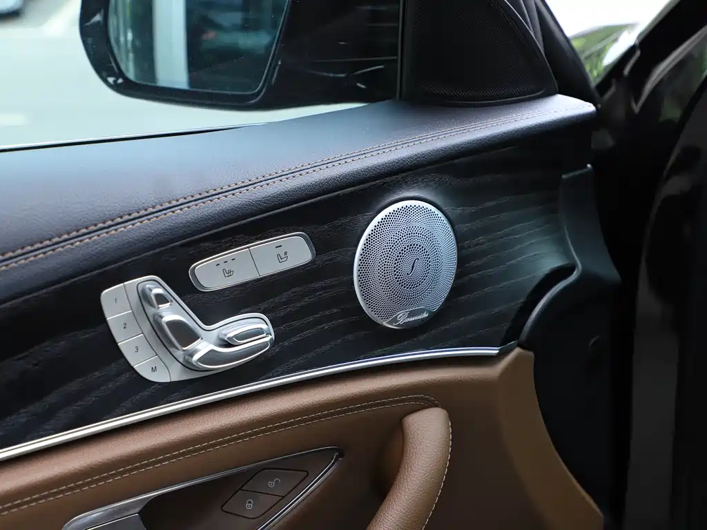 Mercedes-Benz E-Class 2021 — фото 14