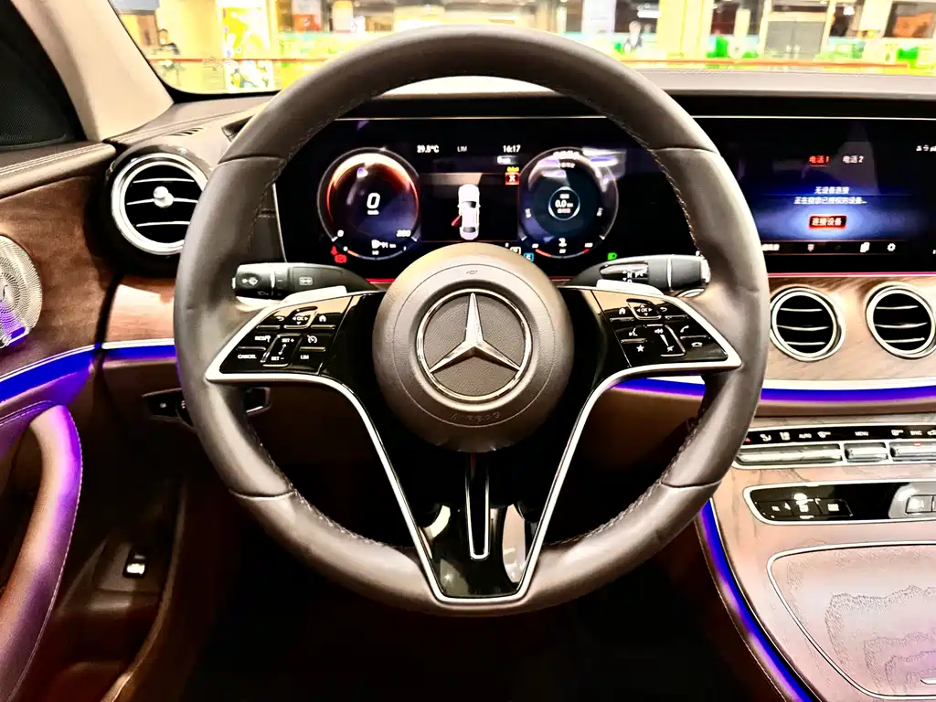 Mercedes-Benz E-Class 2023 — фото 16