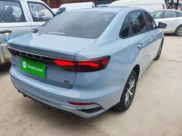 Geely Emgrand 2024