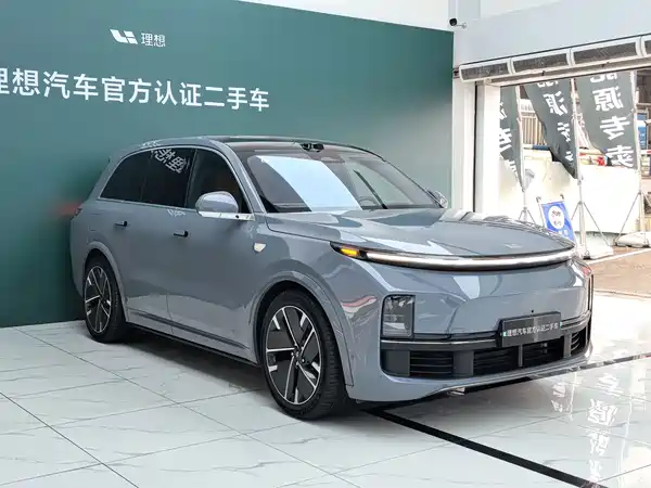 Li Auto L8 2025