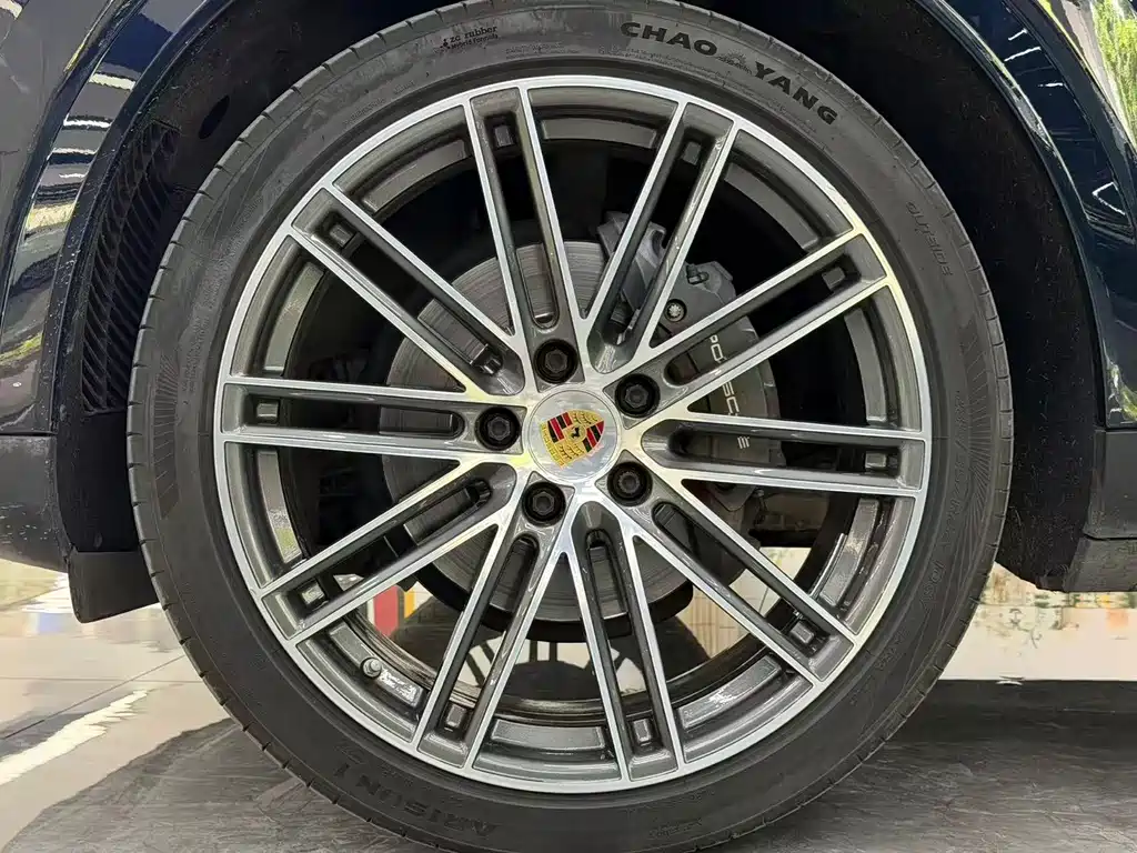 Porsche Cayenne 2020 — фото 15