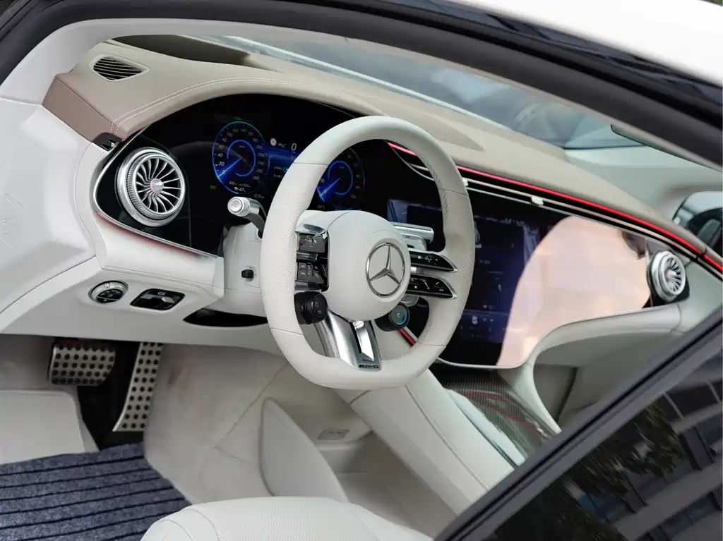 Mercedes-Benz EQS AMG 2023 — фото 11