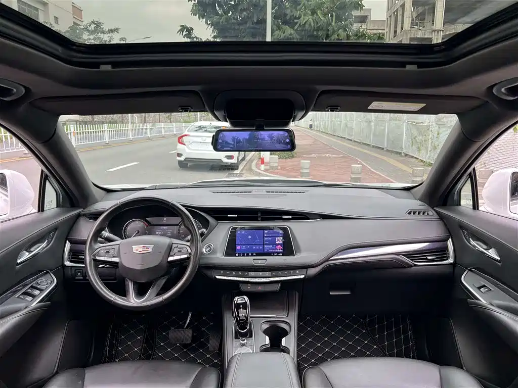 Cadillac XT4 2021 — фото 13
