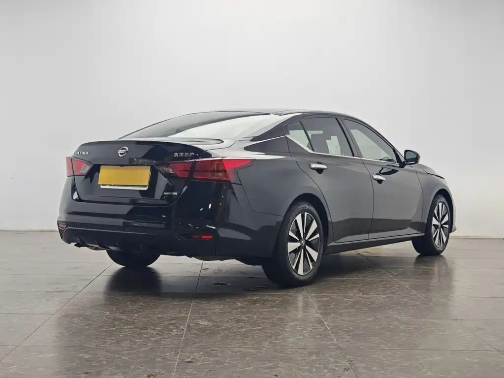 Nissan Teana 2022