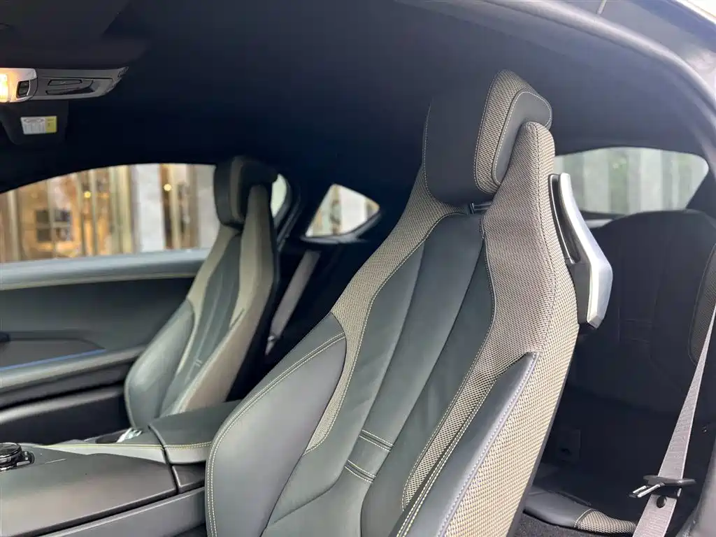 BMW i8 2019 — фото 23