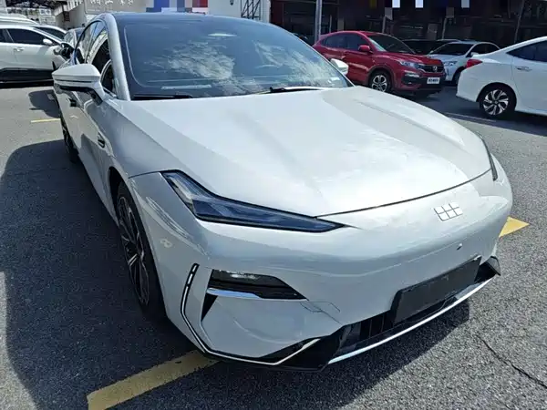 Geely Galaxy E8 2025