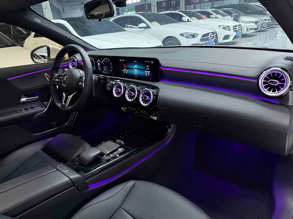 Mercedes-Benz A-Class 2023 — фото 18