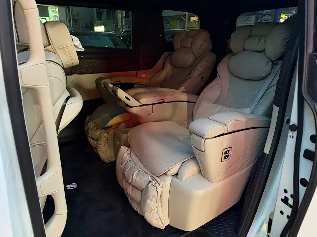 Toyota Alphard 2023
