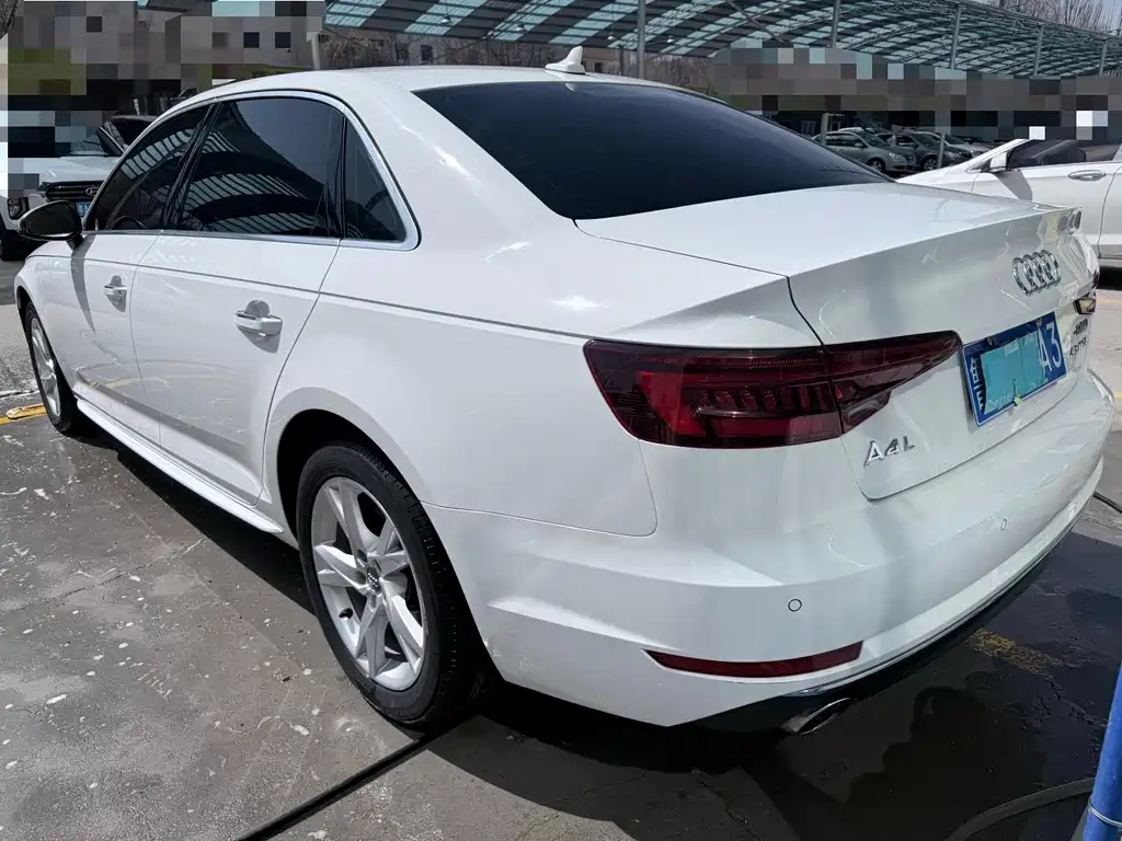 Audi A4L 2018 — фото 19