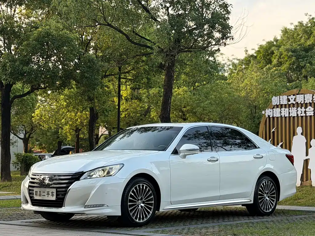 Toyota Crown 2018