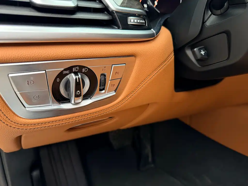 BMW 7 Series 2016 — фото 13