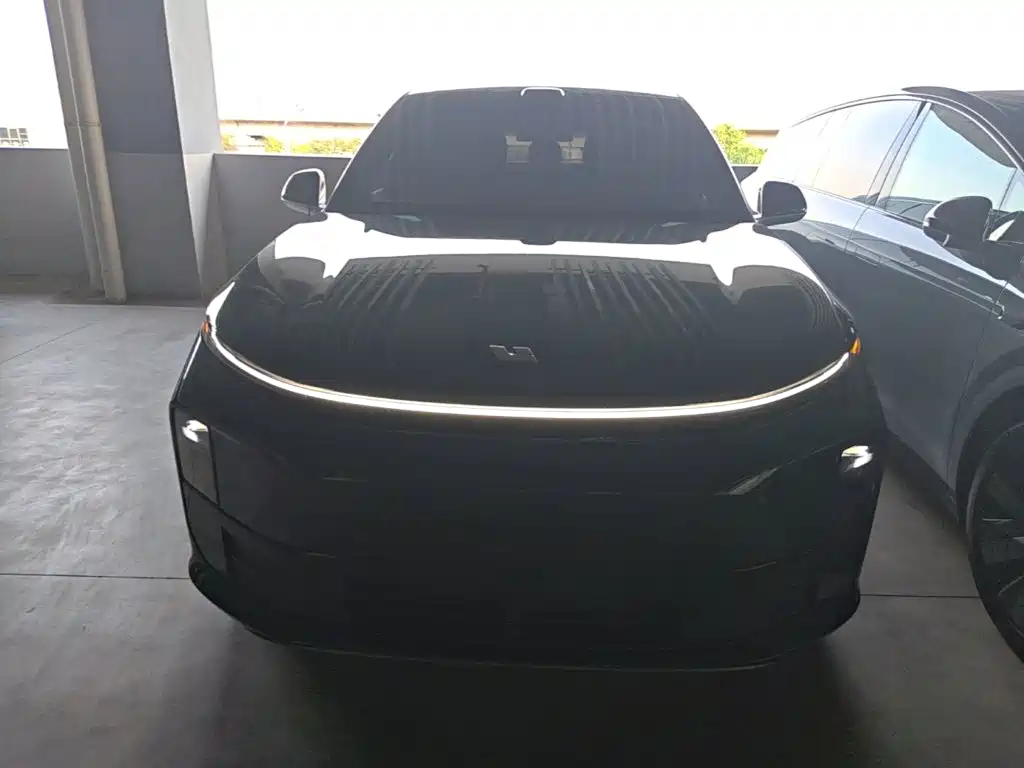 Li Auto Li L6 2025