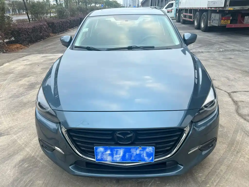 Mazda 3 Axela 2018 — фото 2