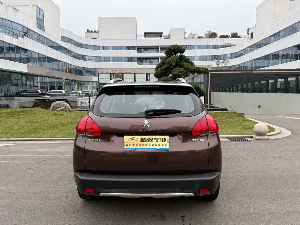 Peugeot 2008 2015 — фото 10