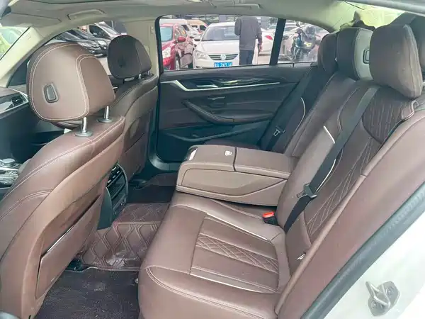 BMW 5 Series 2022