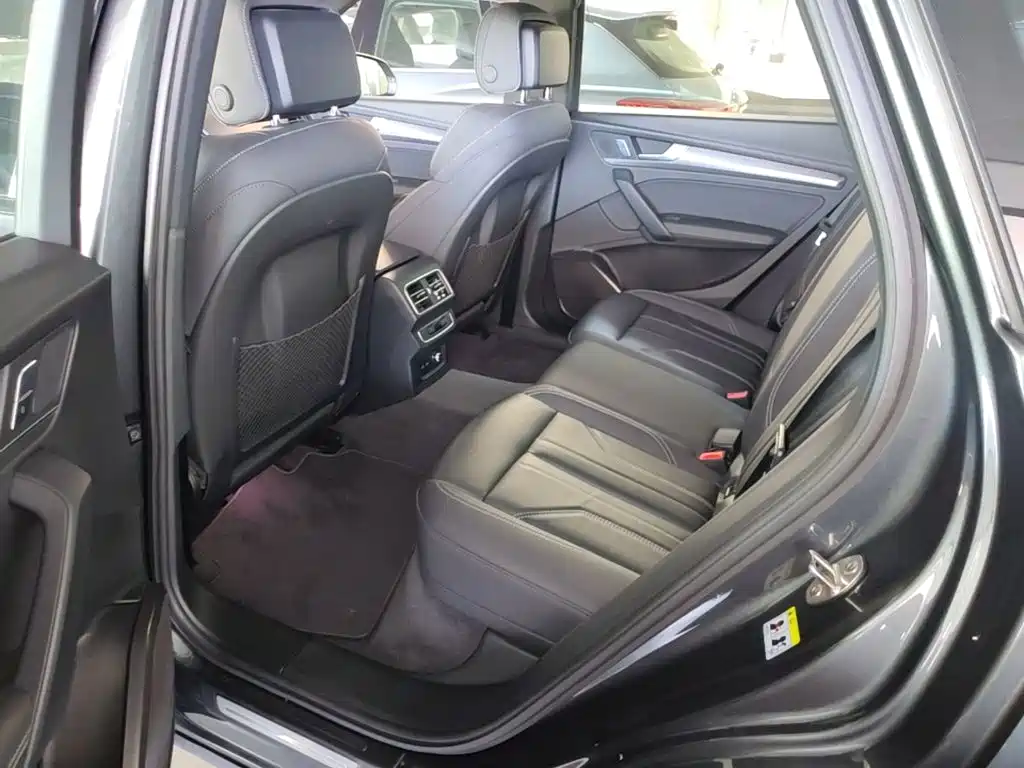 Audi Q5L 2023 — фото 24