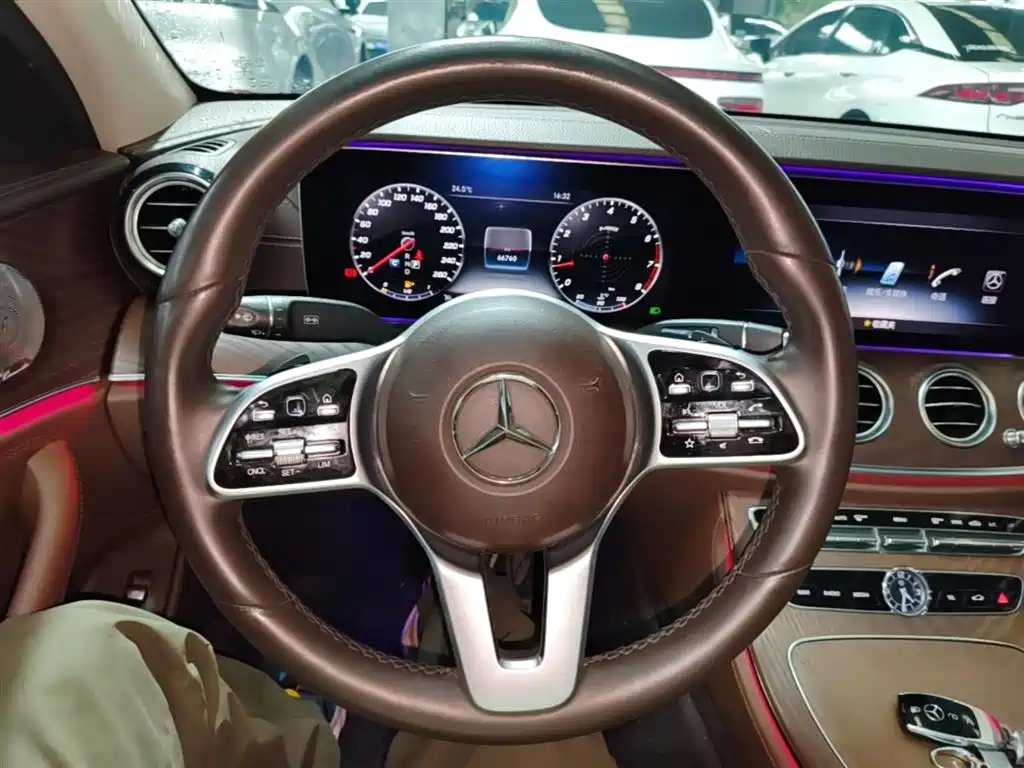 Mercedes-Benz E-Class 2020 — фото 11