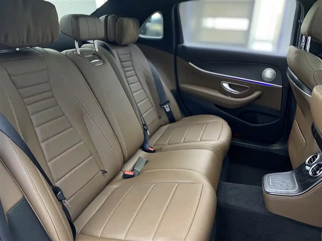 Mercedes-Benz E-Class 2020 — фото 13