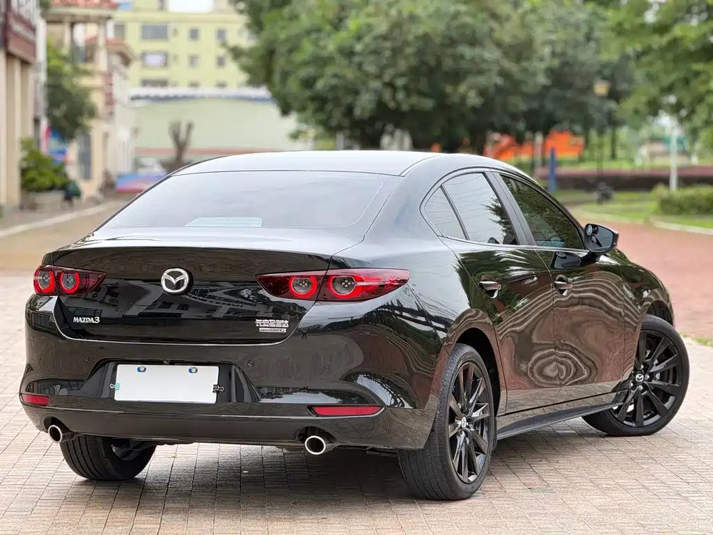 Mazda 3 Axela 2024