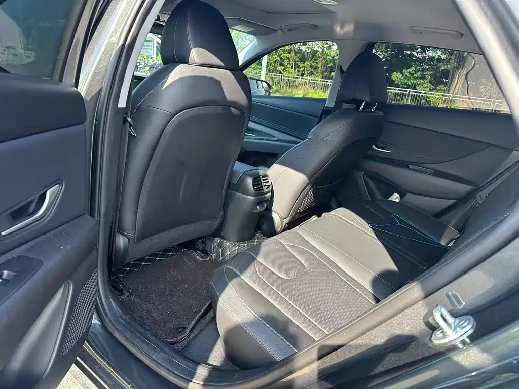 Hyundai Elantra 2024