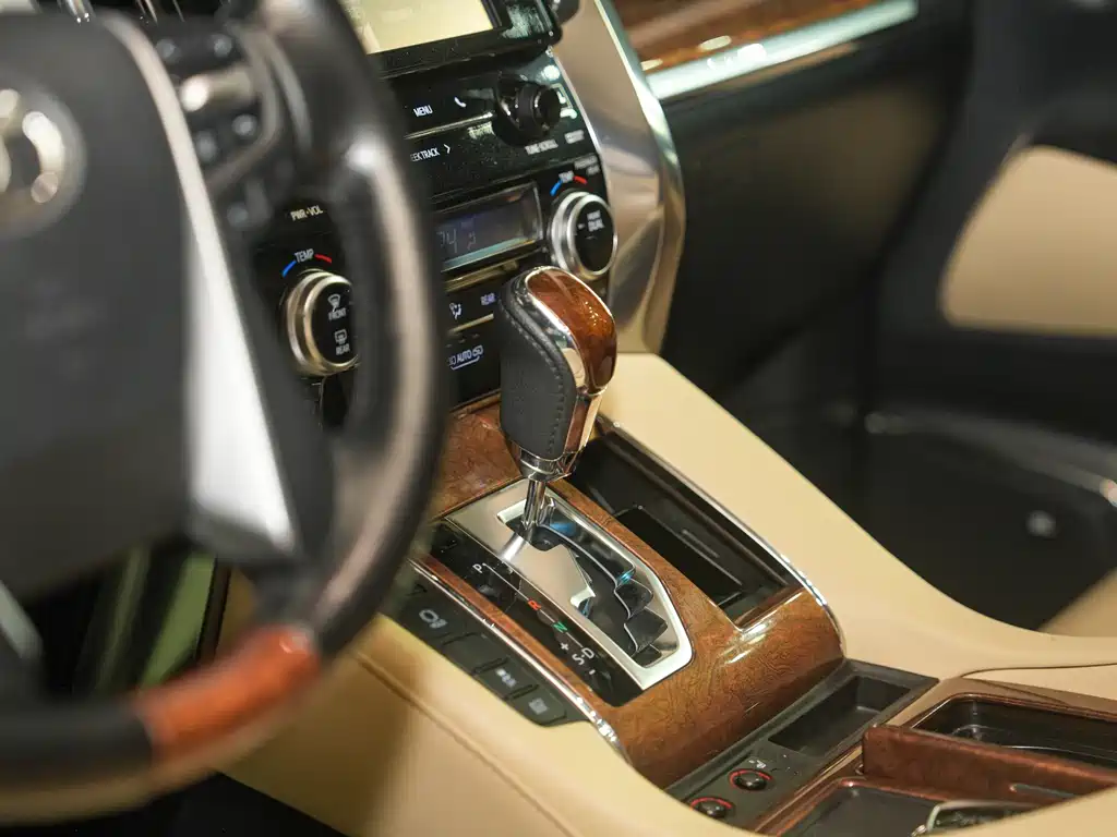 Toyota Alphard 2017 — фото 14