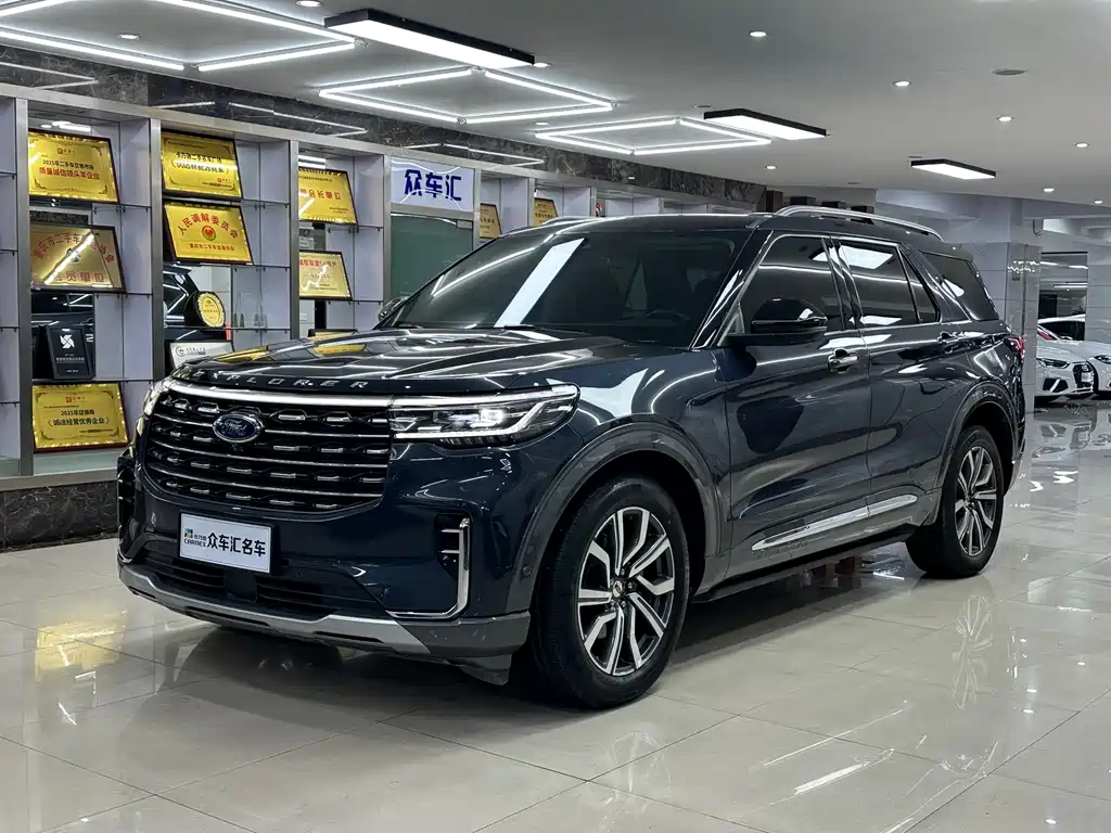 Ford Explorer 2023 — фото 1