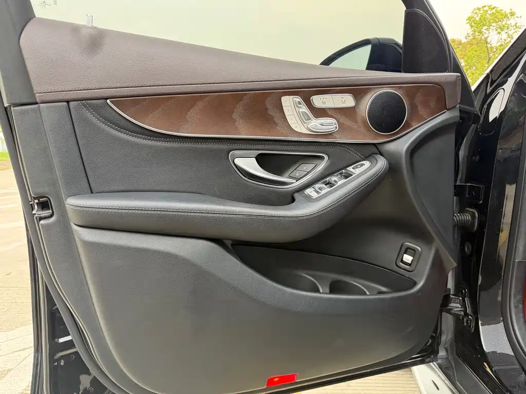 Mercedes-Benz GLC 2019 — фото 14