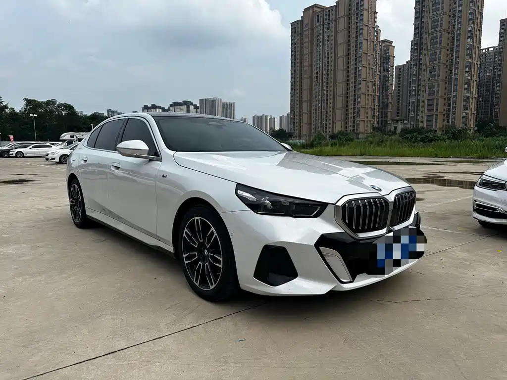 BMW 5 Series 2025