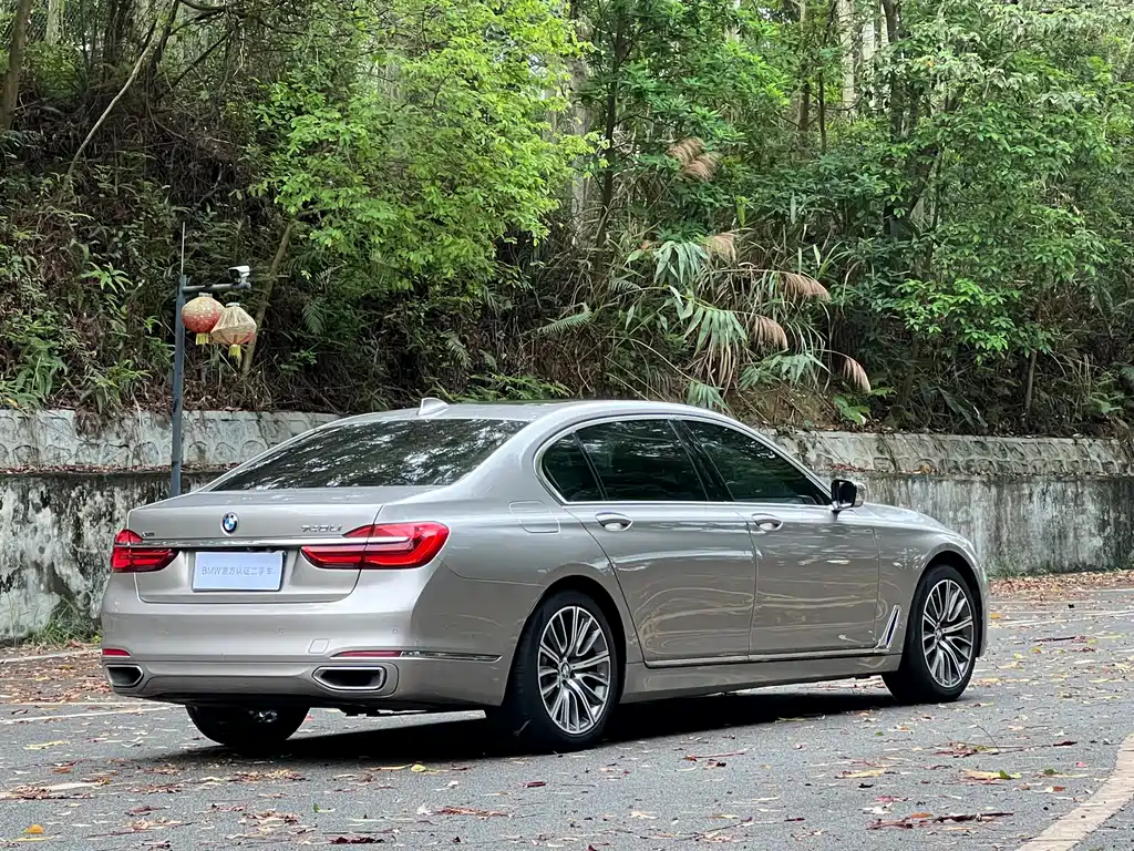 BMW 7 Series 2017 — фото 4