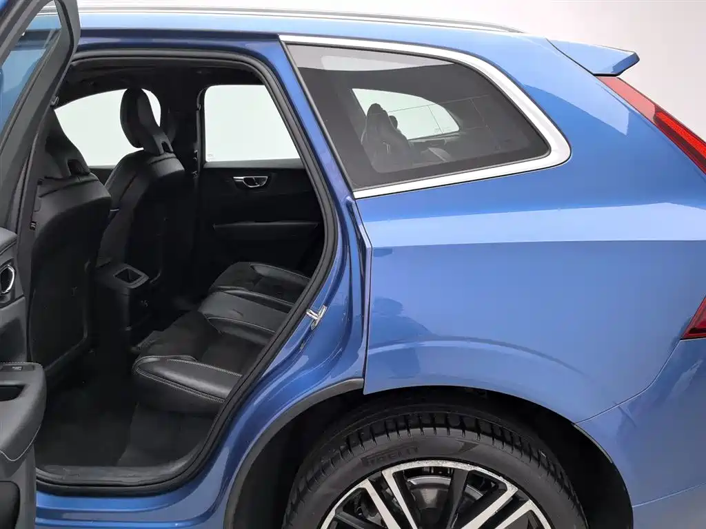 Volvo XC60 PHEV 2019 — фото 15