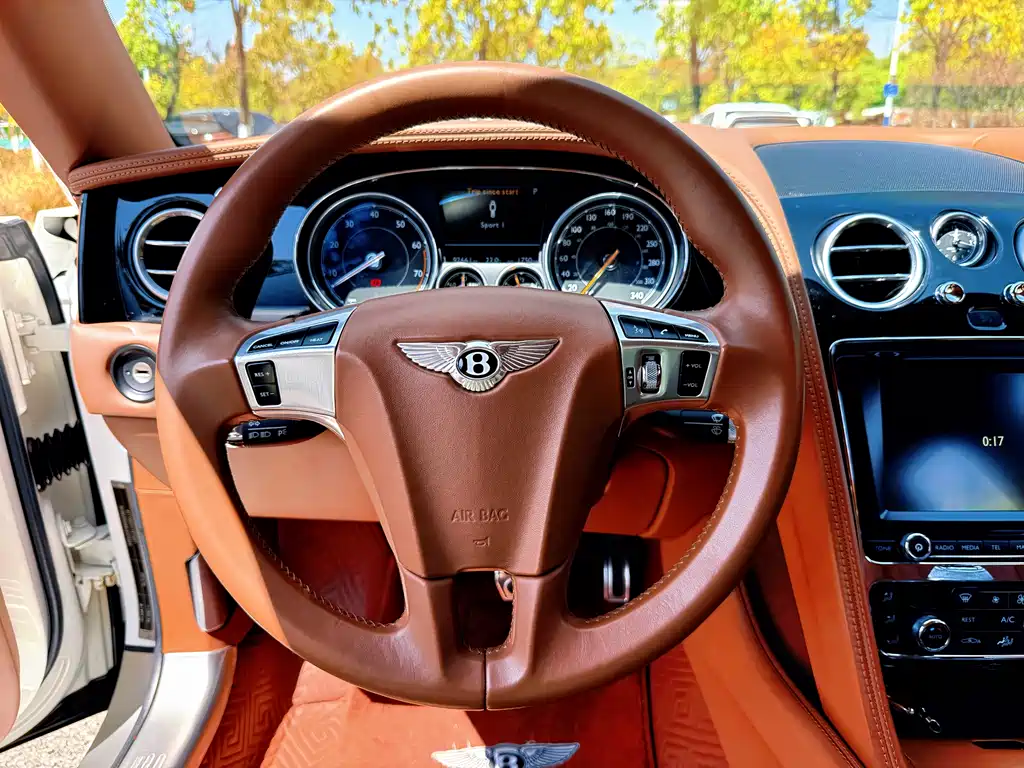 Bentley Flying Spur 2020 — фото 35