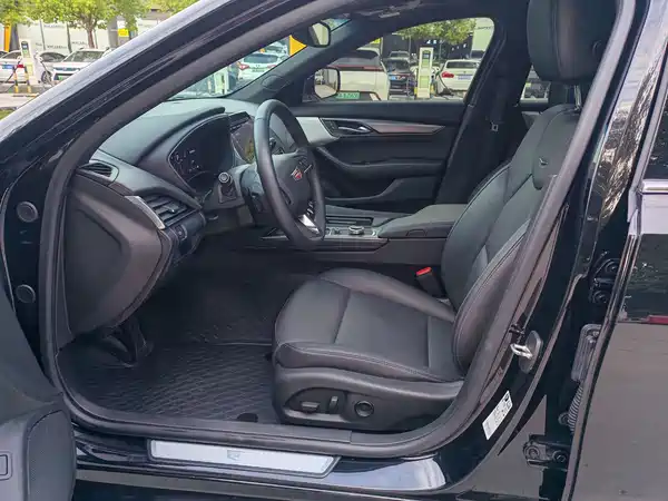 Cadillac CT5 2024