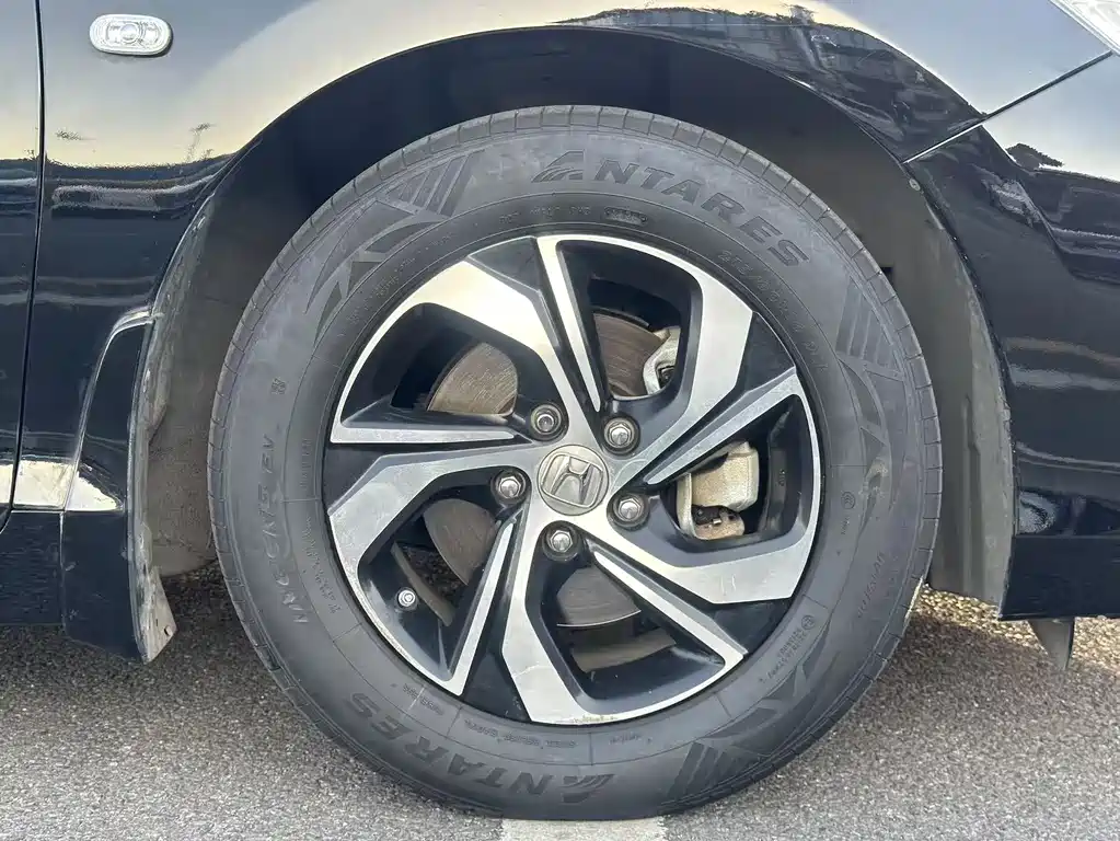 Honda Accord 2018 — фото 12