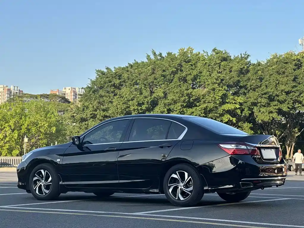 Honda Accord 2018 — фото 17